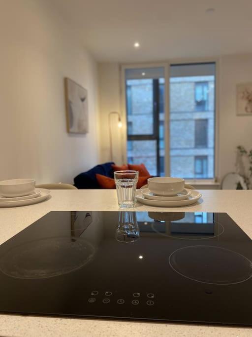 Modern Trafford 1Br Apartment-Free Parking-Cinema Room Manchester Esterno foto