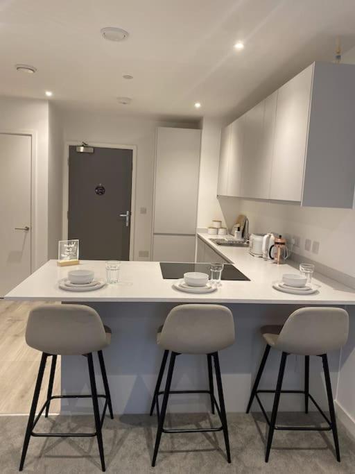 Modern Trafford 1Br Apartment-Free Parking-Cinema Room Manchester Esterno foto