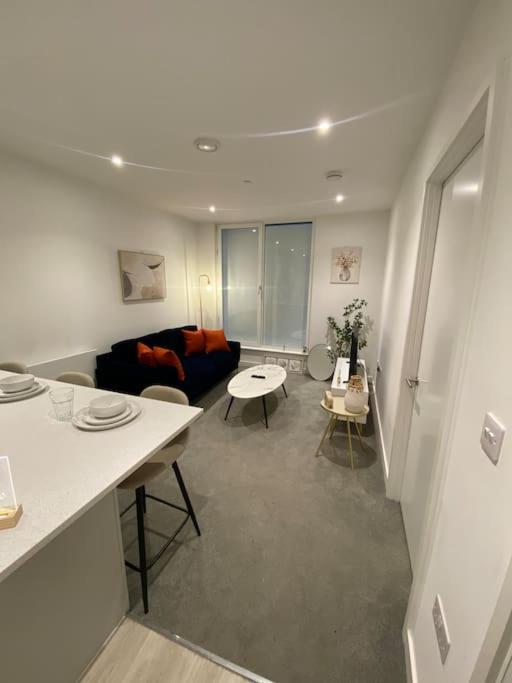 Modern Trafford 1Br Apartment-Free Parking-Cinema Room Manchester Esterno foto