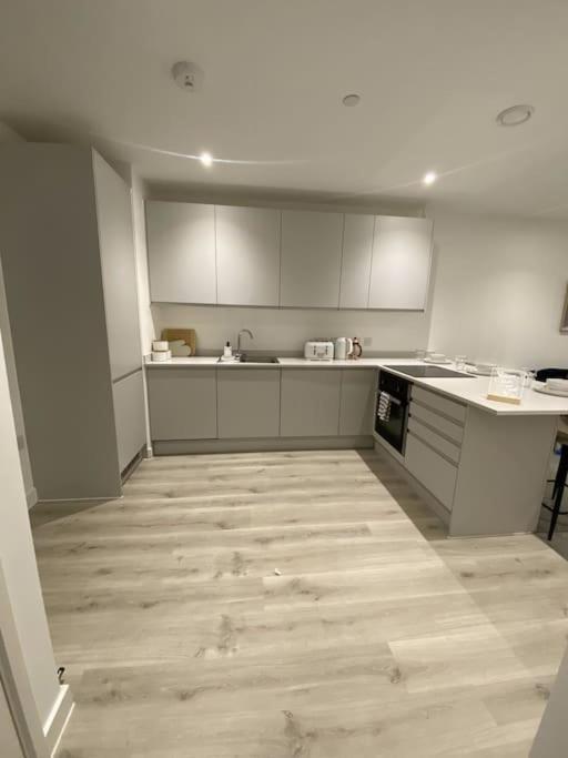Modern Trafford 1Br Apartment-Free Parking-Cinema Room Manchester Esterno foto